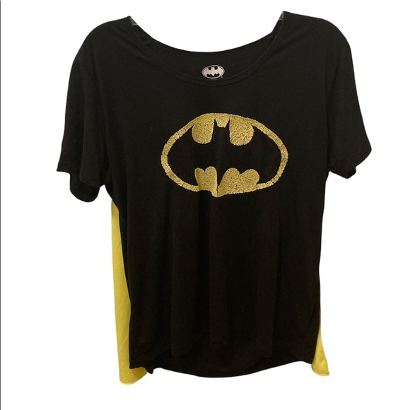 Batman Tops - 🐆3/$15 Batman shirt with cape